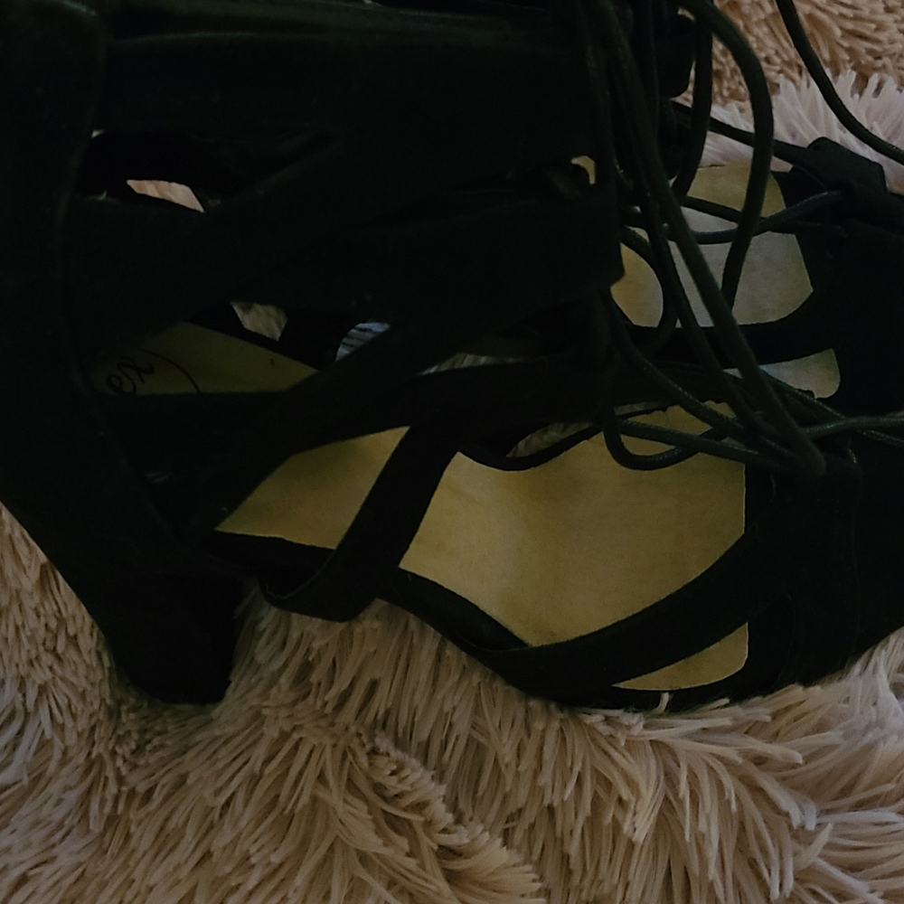 Sandals - Picture 2 of 3